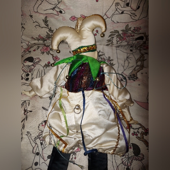 Clown Jester music box bells sitting doll figure - Picture 4 of 7